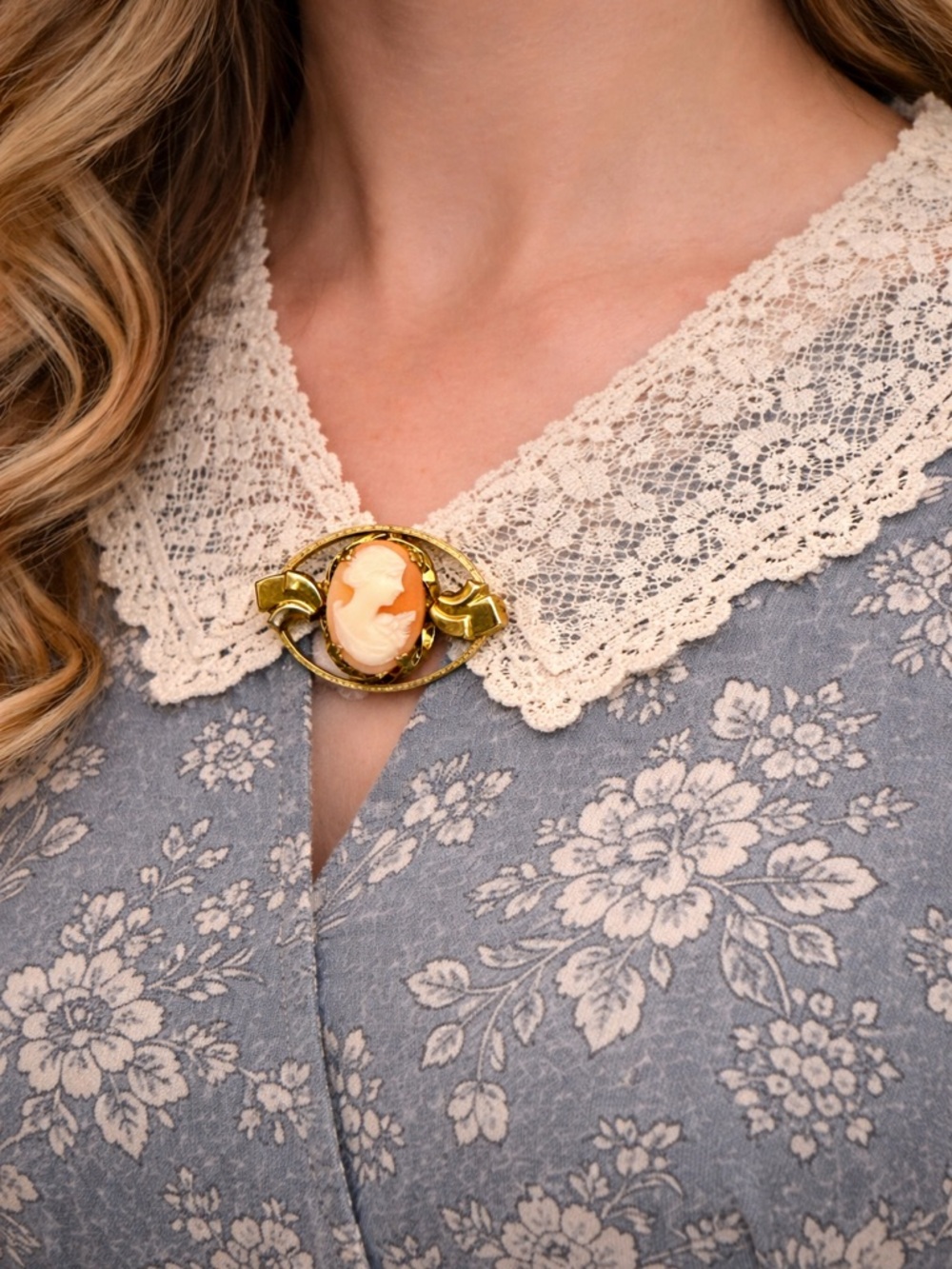 Antique Victorian Shell Cameo Brooch – Gold Hand Carved Classical Lady Pin